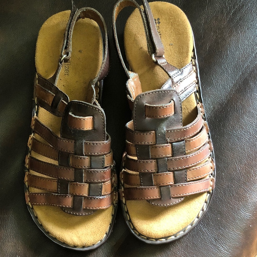 Naturalizer Pompano brown Sandals